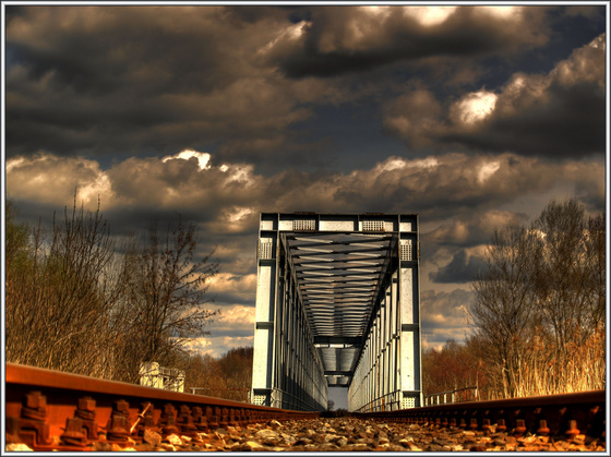 fero: Híd a Tisza felett