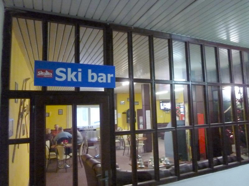 Ski bar