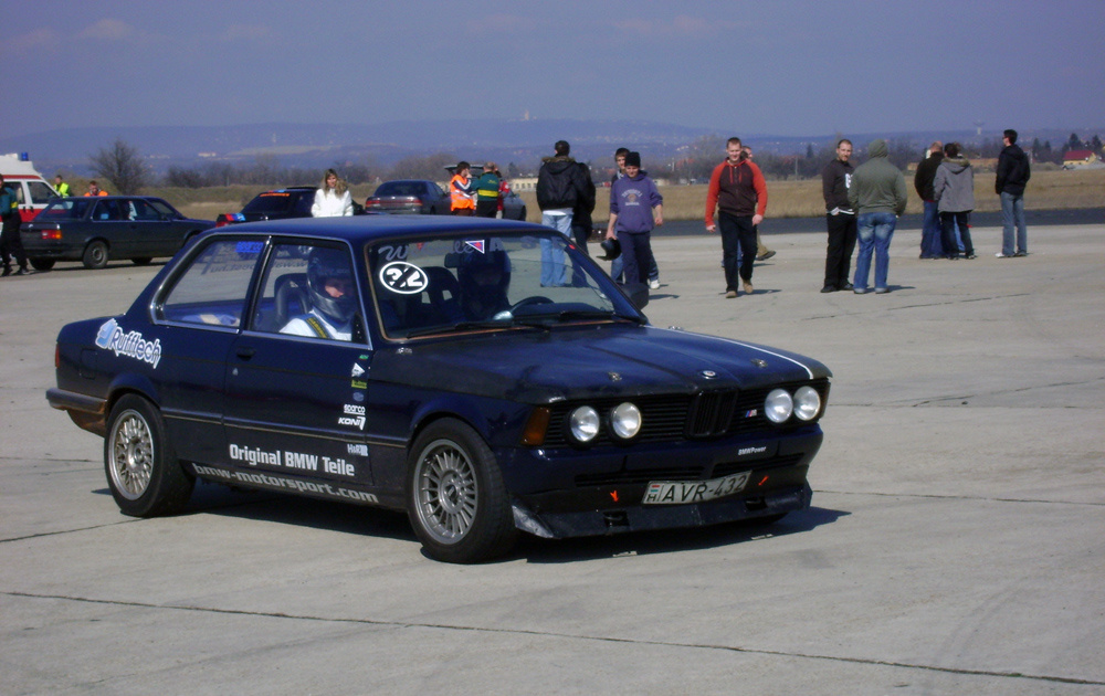 BMW E21