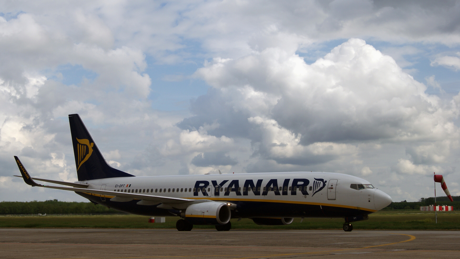 Ryanair (EI-DPT)