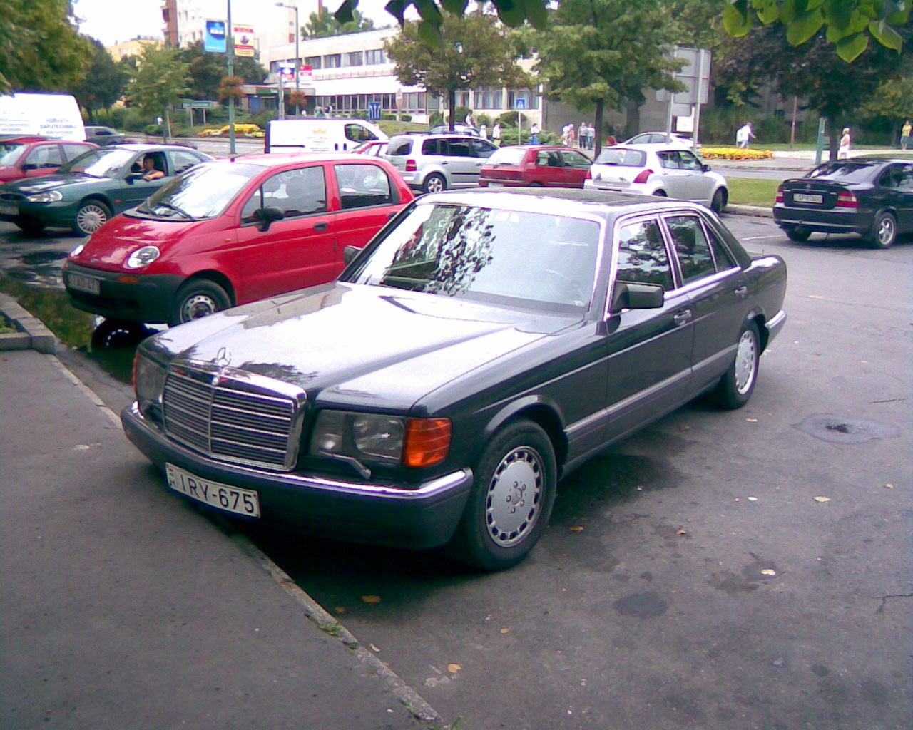 Mercedes-Benz W126