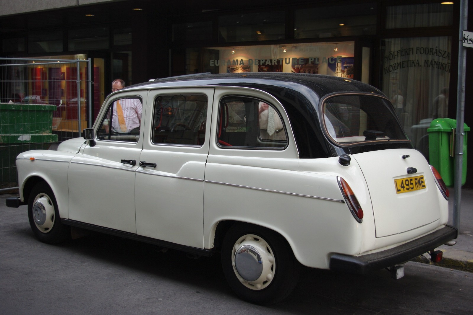 London Taxi (2)