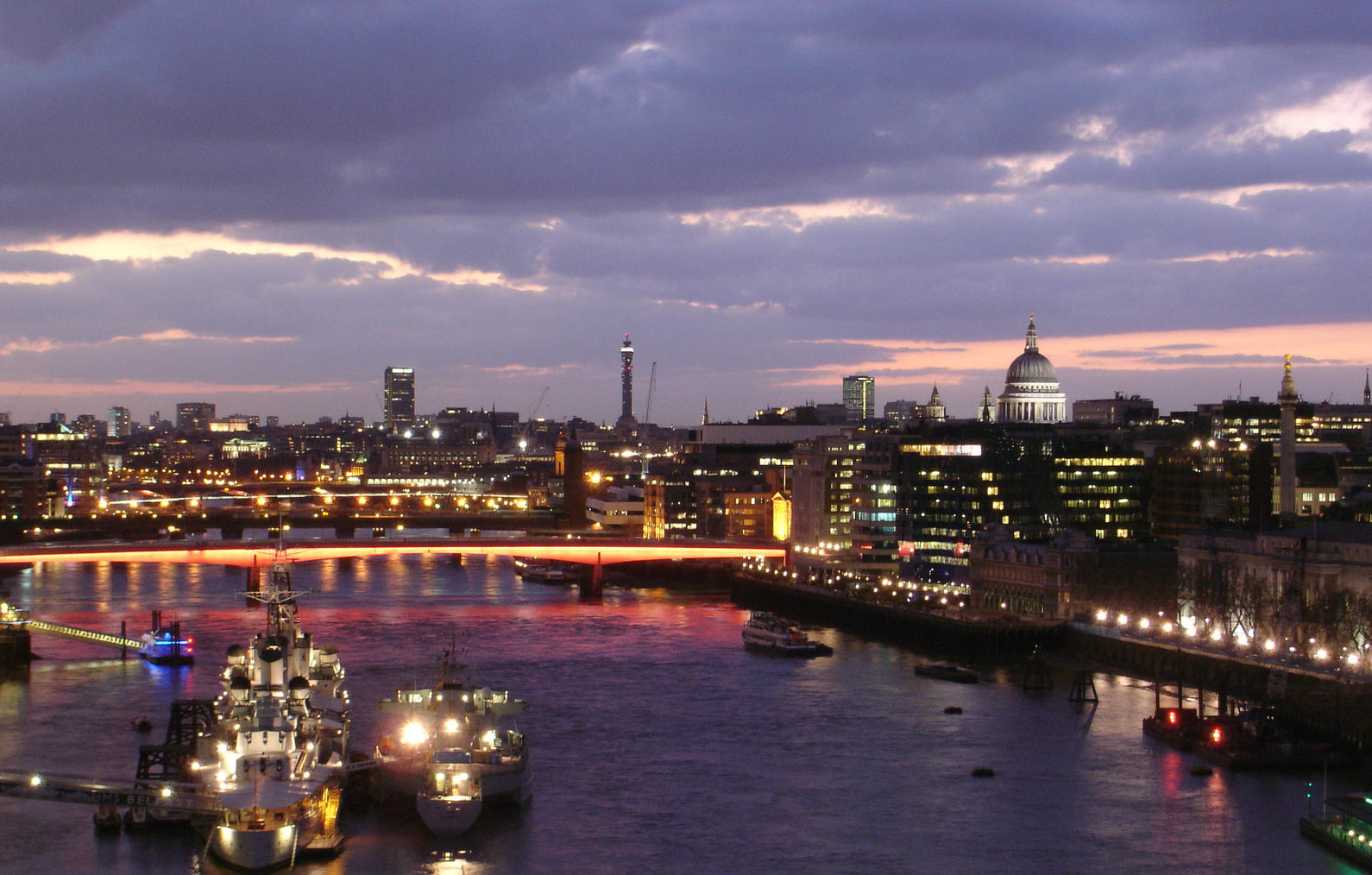 A Tower Bridge-en sej.