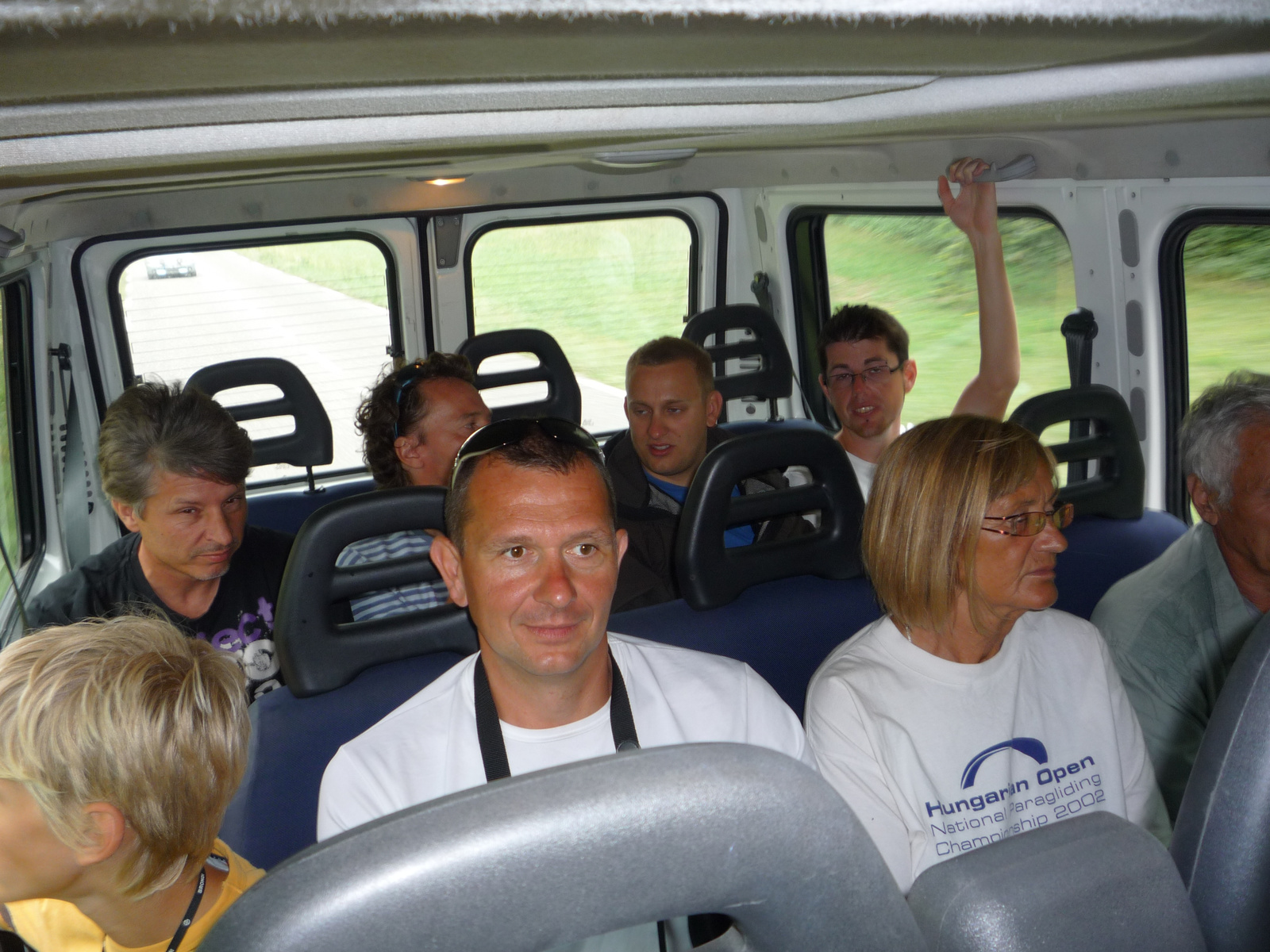 annecy 201007 csoportkep.buszban
