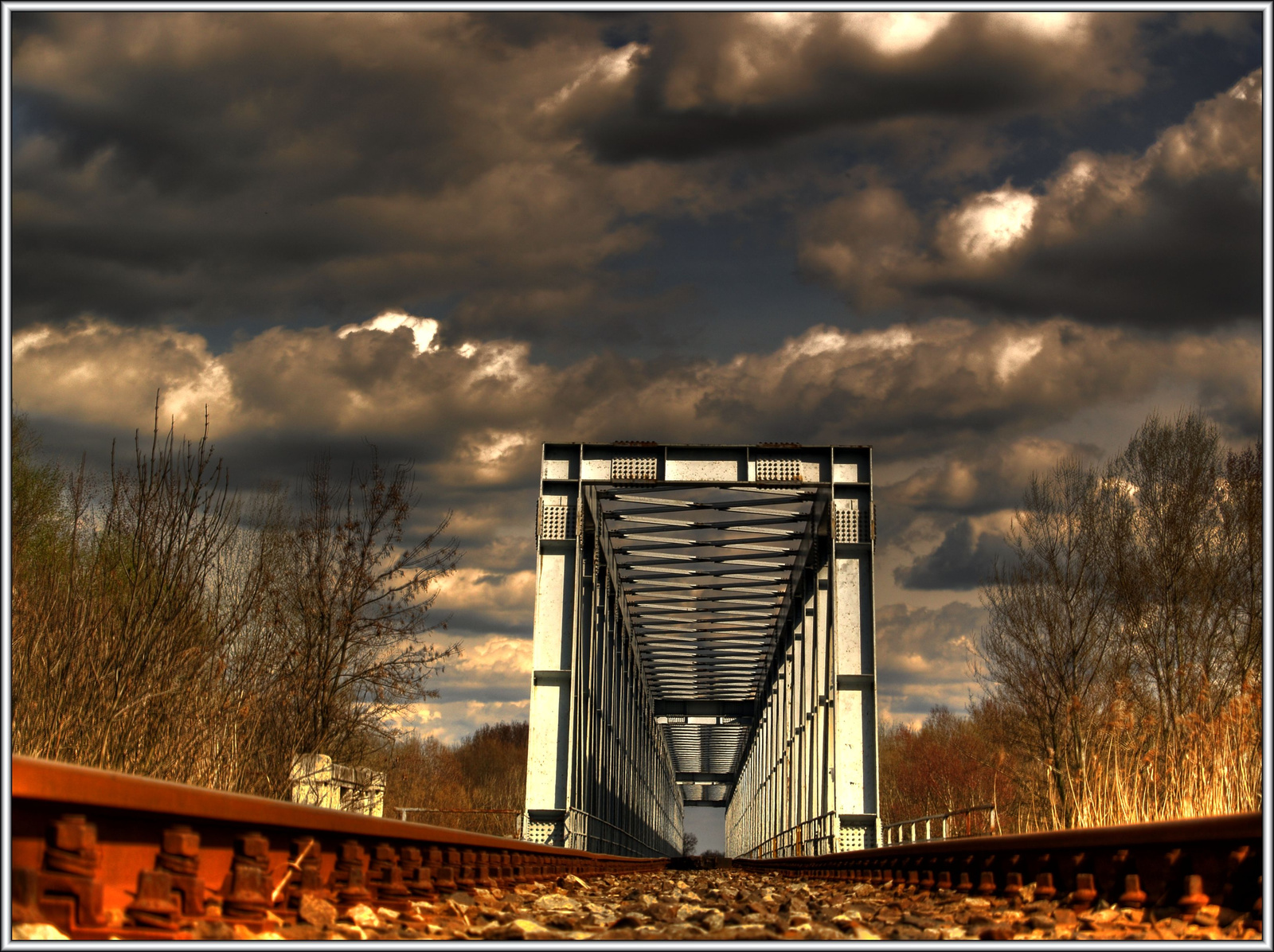 Híd a Tisza felett