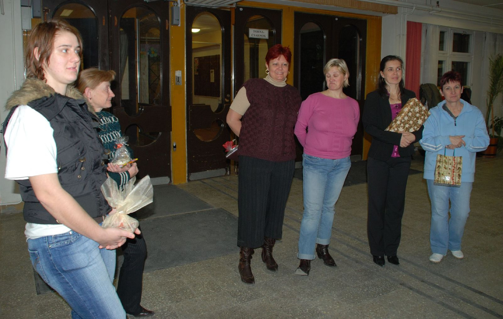 RL 2010.12.16. Szeged, Klubnap, Ajándékozás 022