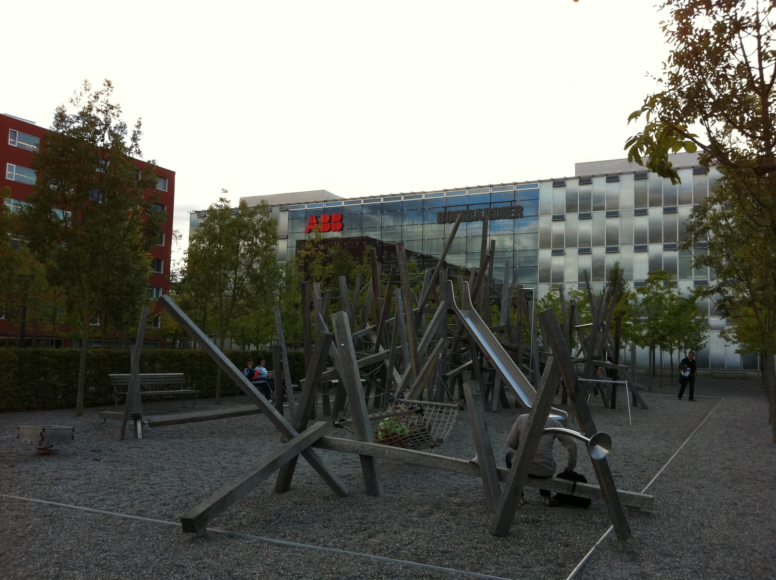 falanszter szin, oerlikon (hint: it's a playground)