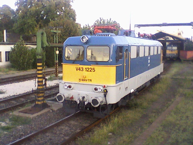 V43-1225.