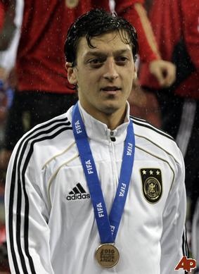 south-africa-soccer-wcup-germany-uruguay-2010-7-10-18-22-24