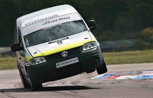 volkswagen-caddy-racing-1