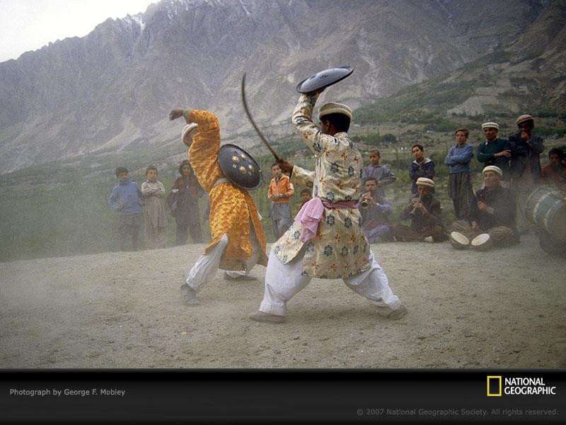 kashmir-dancers-pakistan-9714-sw (Medium)