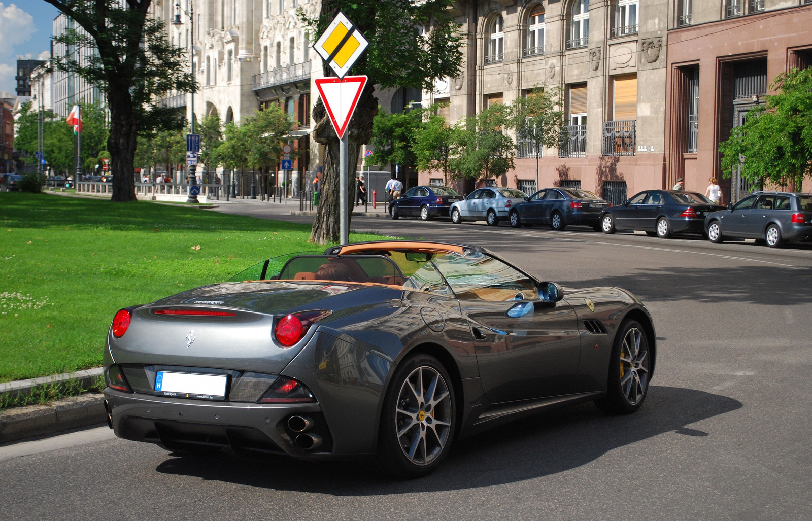 Ferrari California