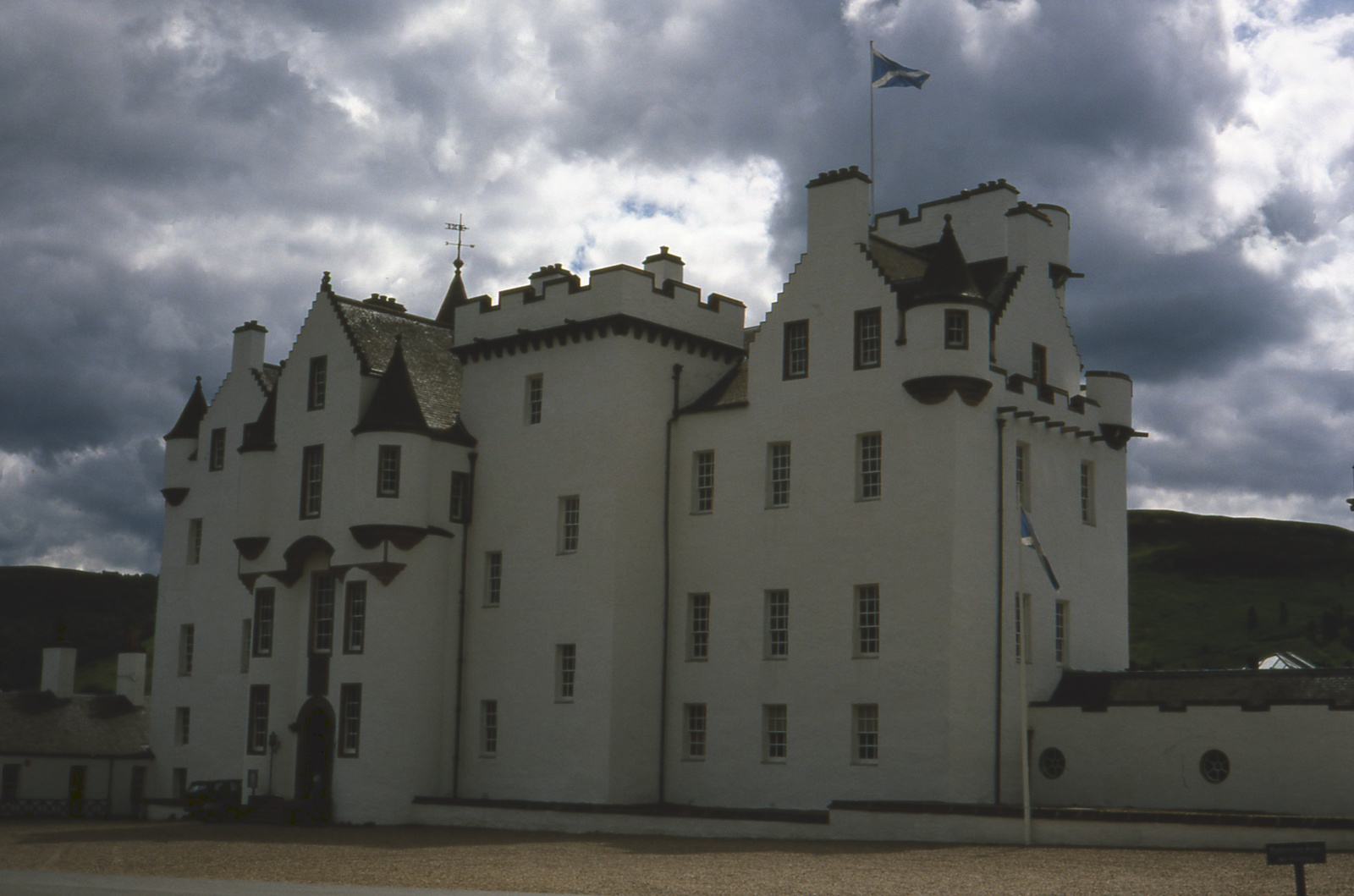 Blair kastély viharfelhőkkel
