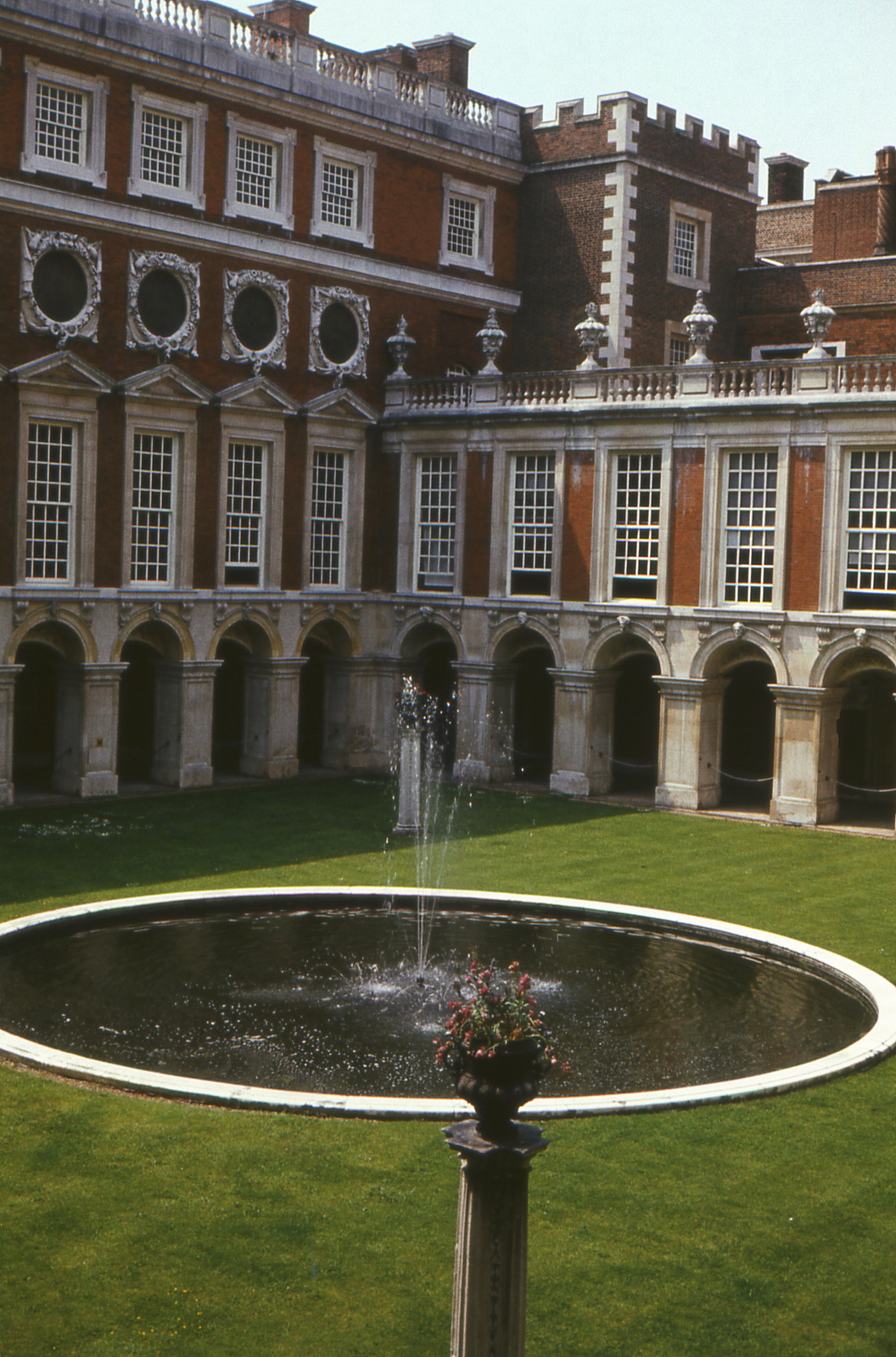 371 Hampton Court