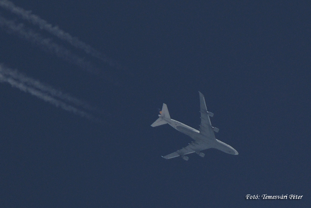 Contrail Martely B747-400 Lufthansa