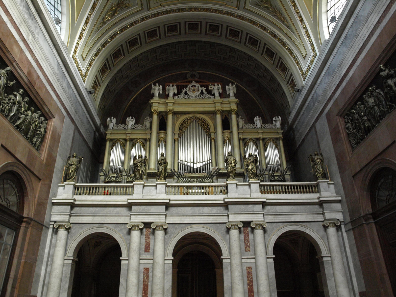 Bazilika belső