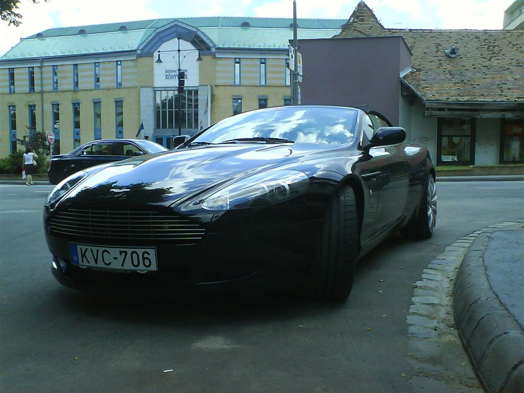 Aston Martin DB9