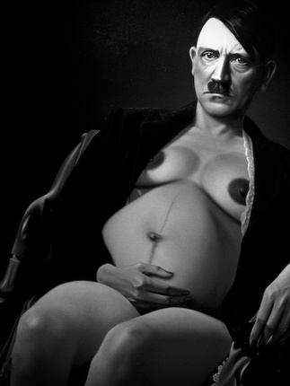 Ronald Manullang:Hitler