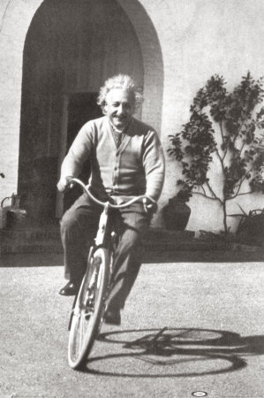 albert-einstein.......