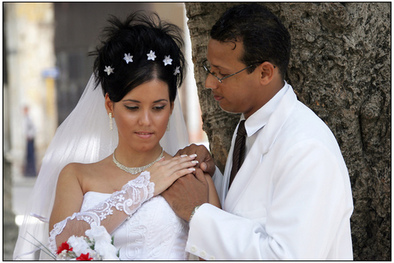 Havana Cuba Wedding Photos on the Paseo del  Prado001