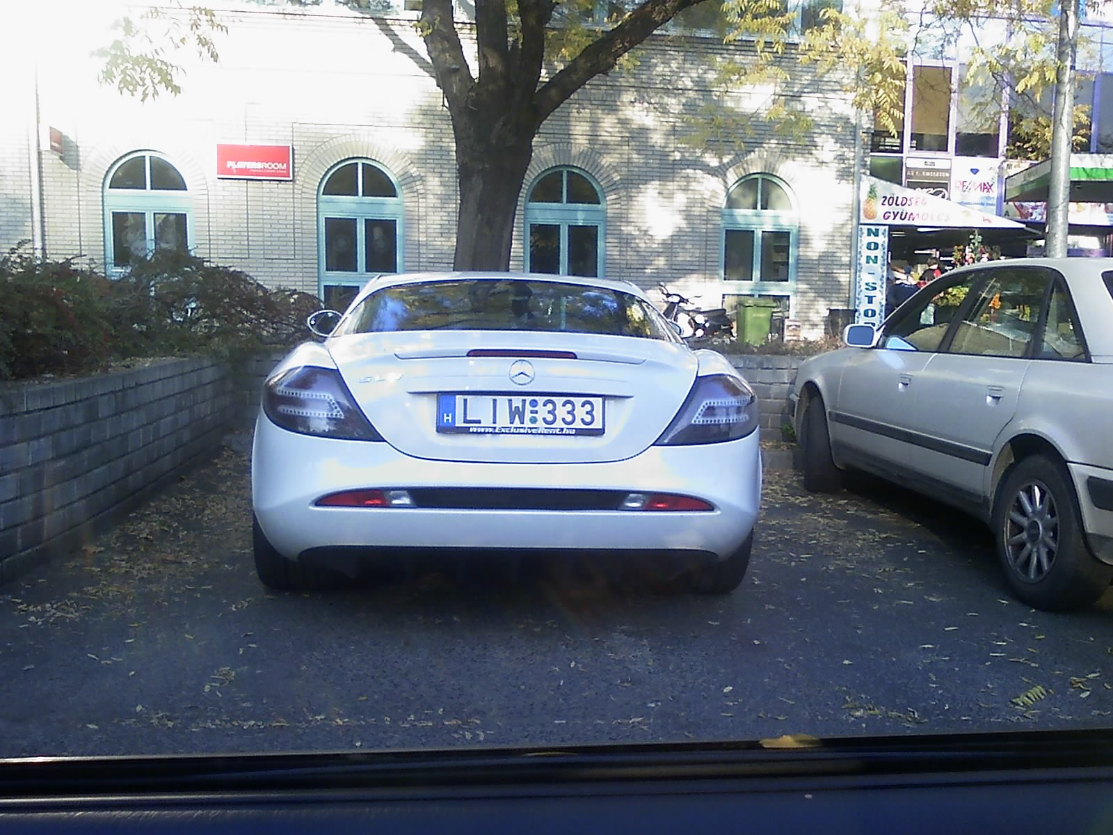 McLaren SLR