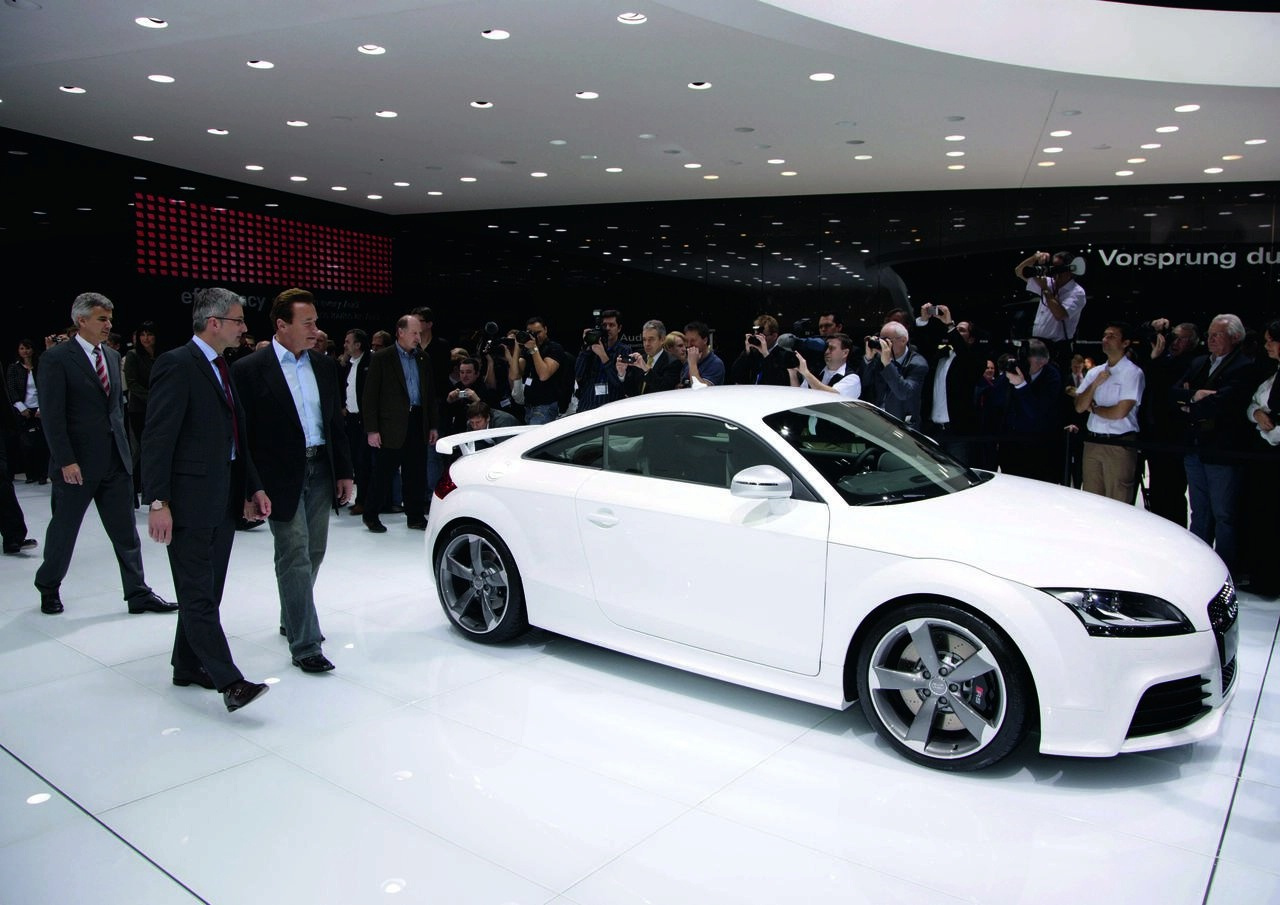 arnold-schwarzenegger-visits-audi-booth-at-geneva-motor-show 1