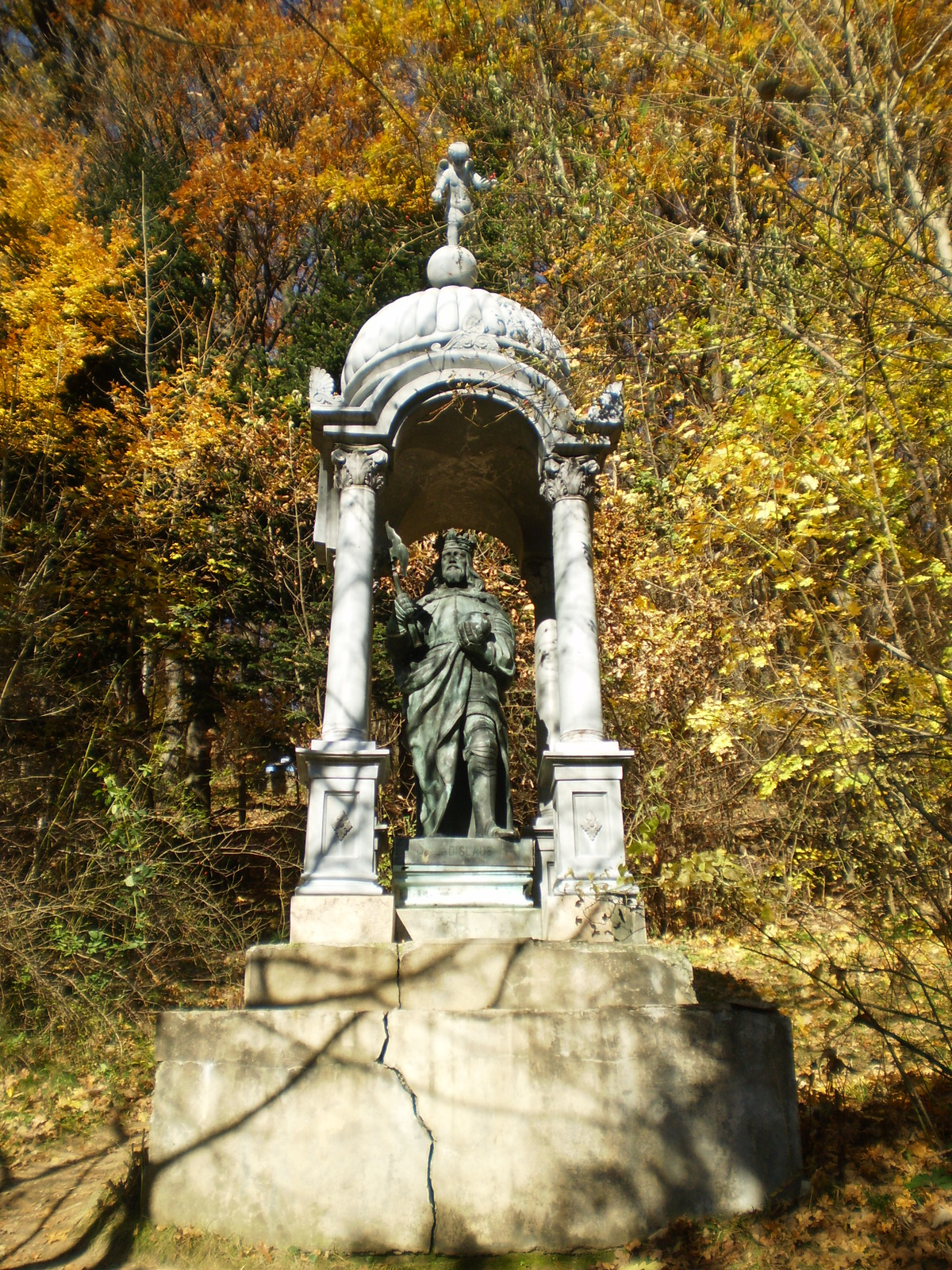 20101030Püspökszentlászló Szent László szobor