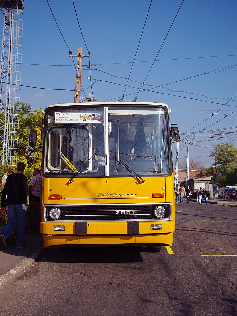 Ikarus 260 T a Pongrác úti troligarázsban 28 2008.10.11