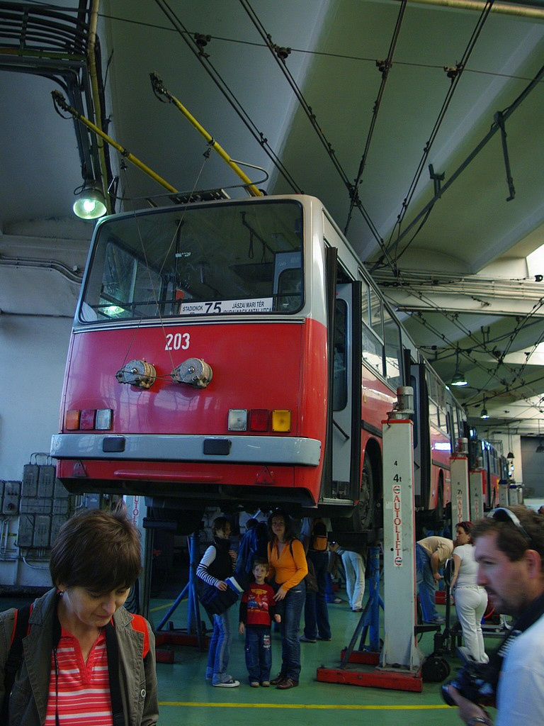 Ikarus 280T a Pongrác úti troligarázsban 3 2008.10.11