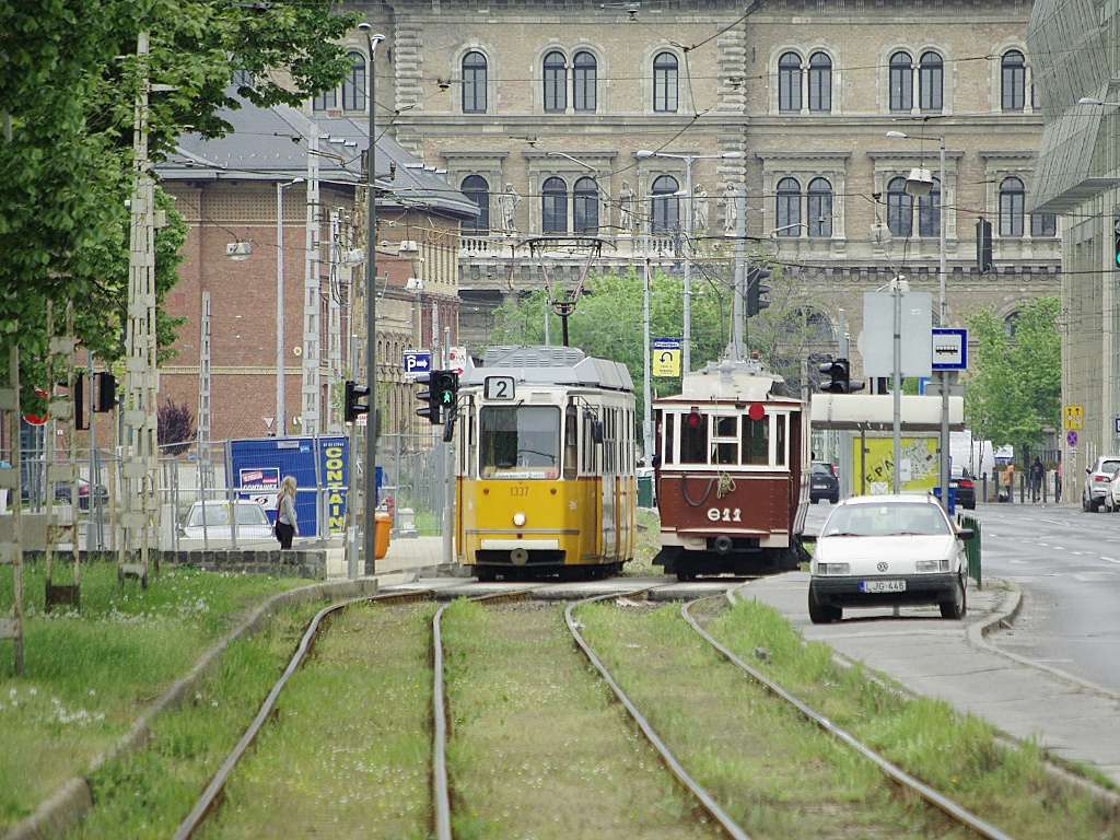 611 és KCSV-7 a Boráros téren 05 2011.04.25