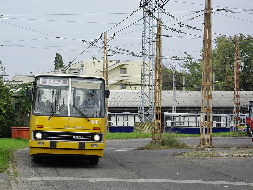 Ikarus 260T a Troligarázsban 22 2010.09.25