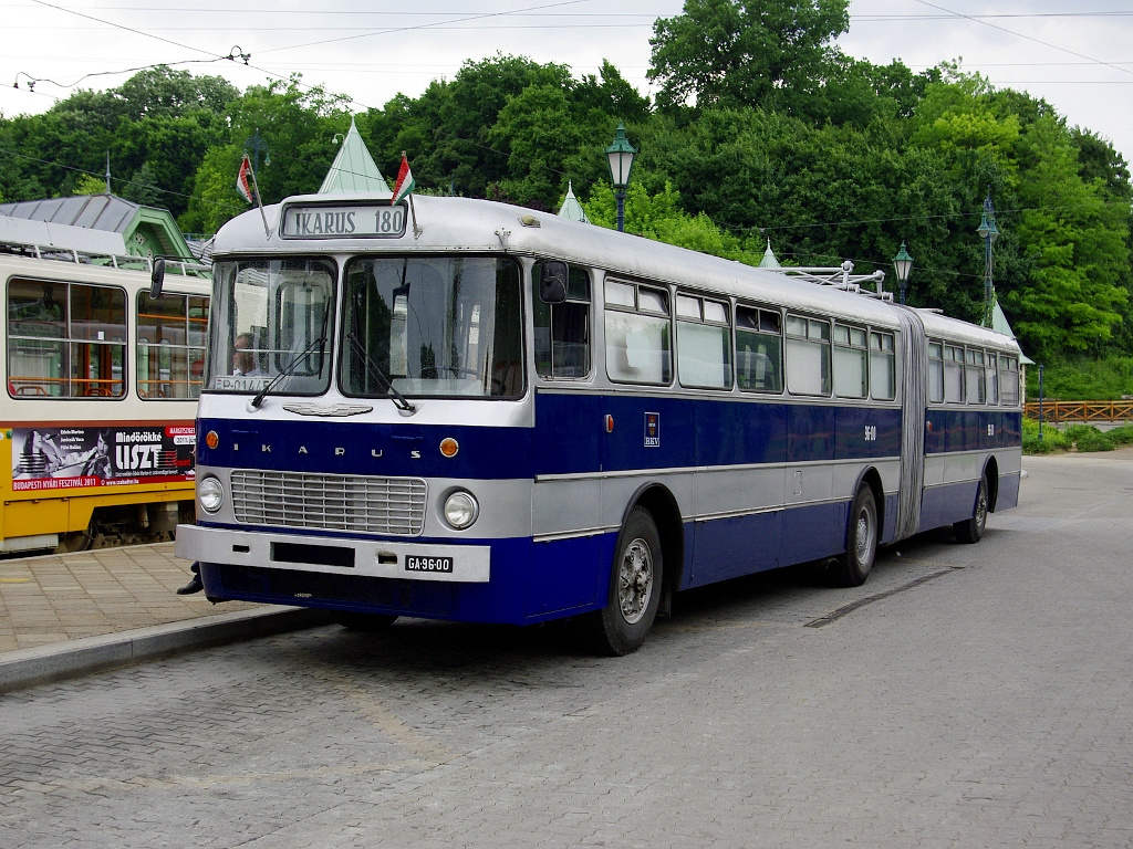 Ikarus 180 Hűvösvölgyben 05 2011.06.05