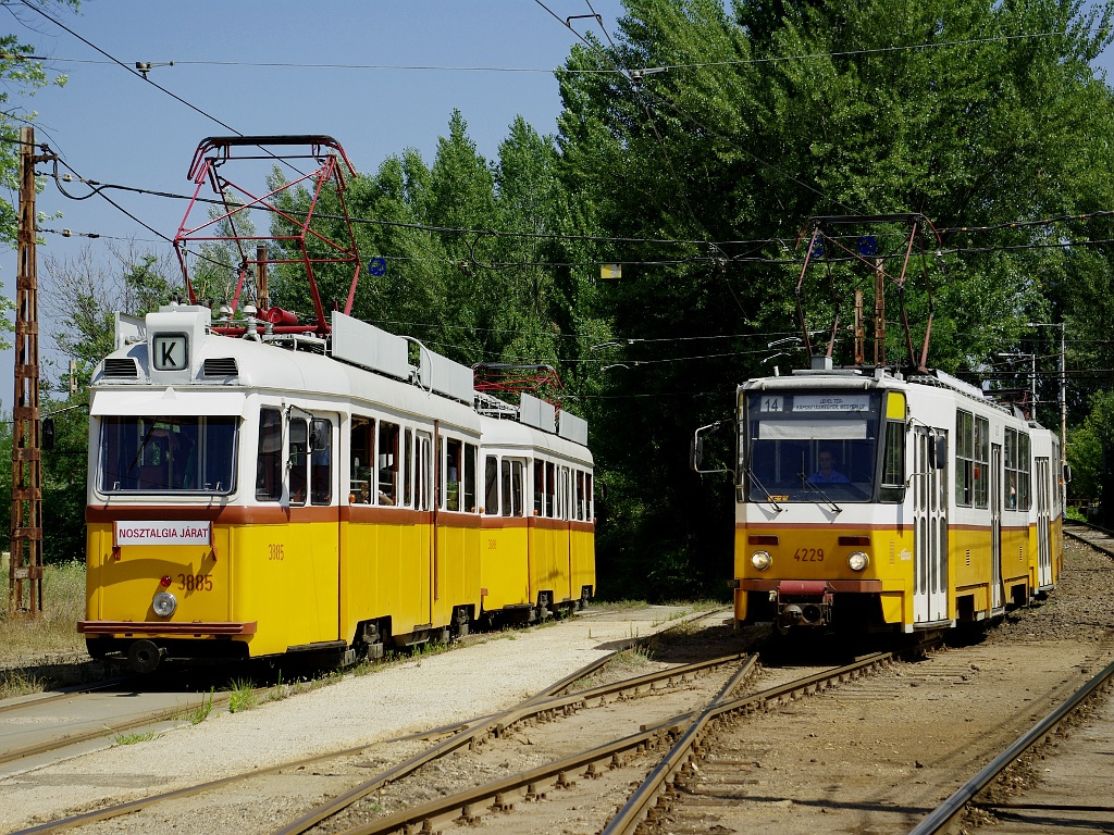 UV és Tátra a Szilágyi utcánál, az ivekben 7 2011.07.17