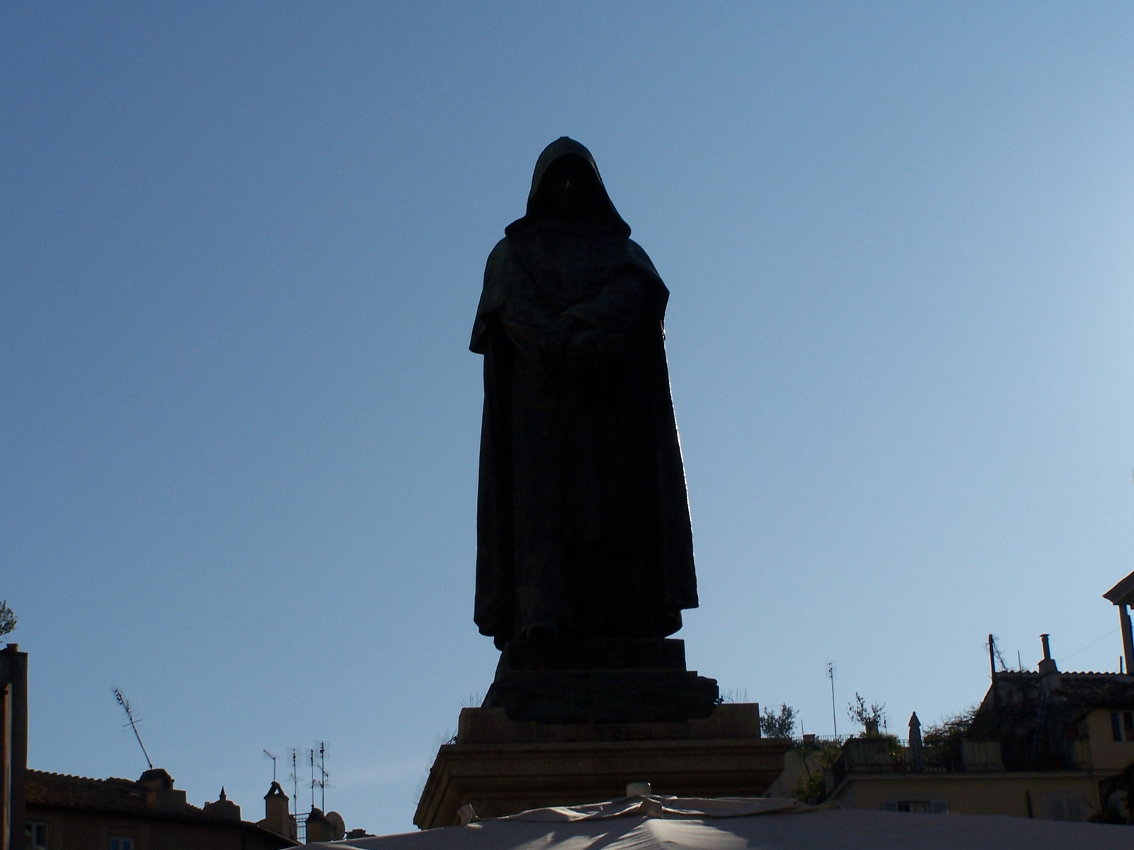 Giordano Bruno ellenfényben