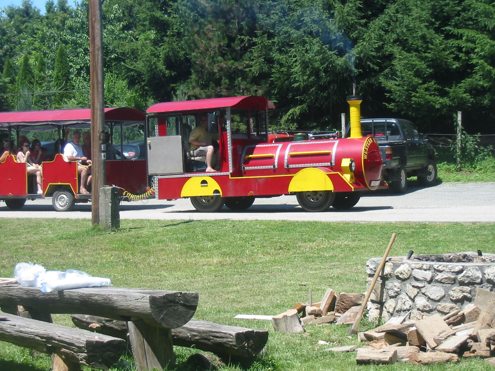 "Üdvözöljük a western express -t!