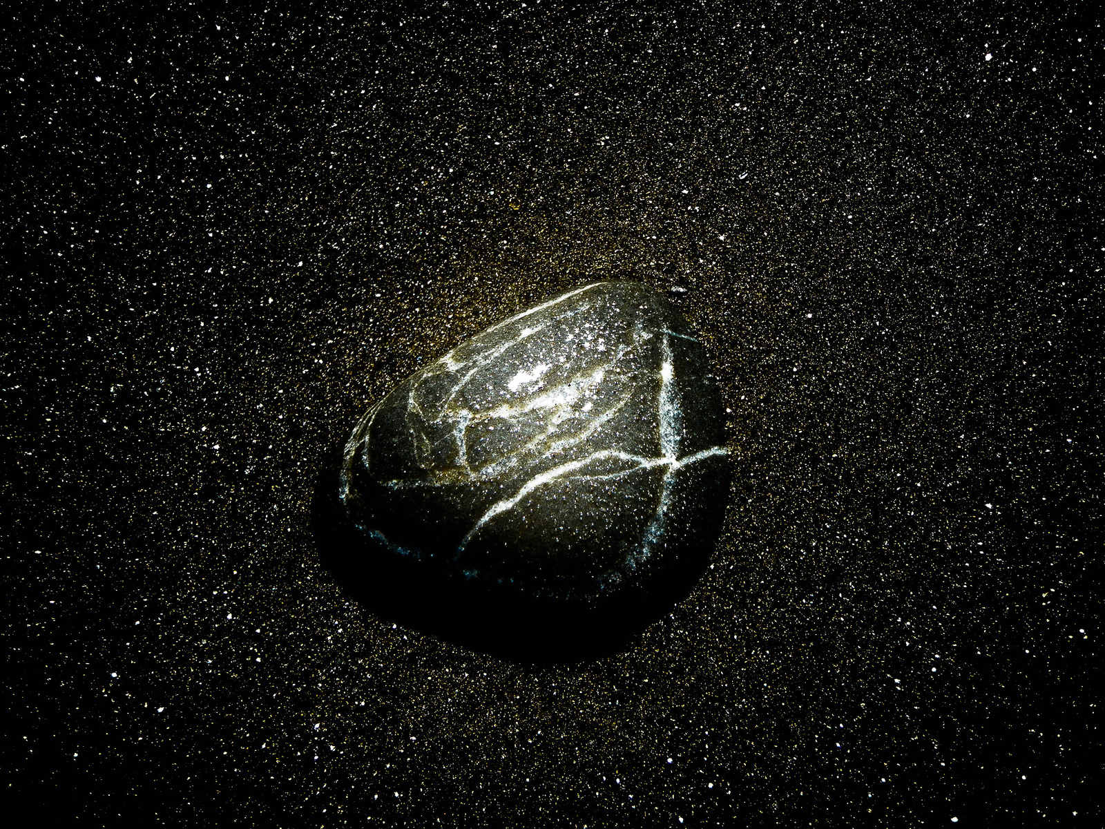 Űrben száguldó aszteroida!!:P:P