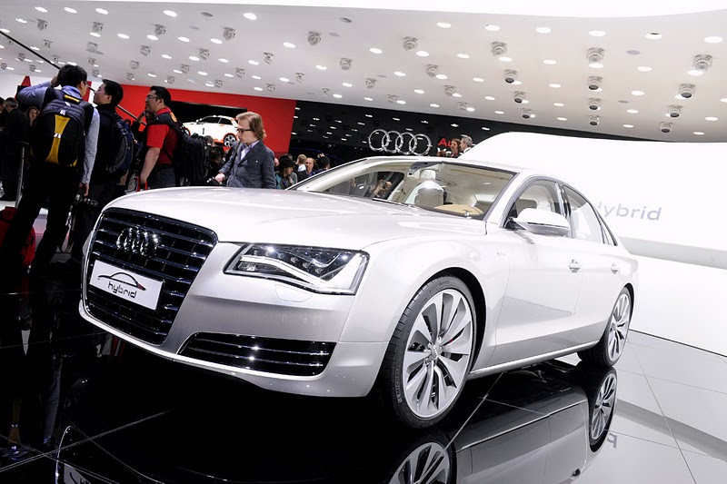 2010-Audi-A8-Hybrid-Concept-Front-Angle-View