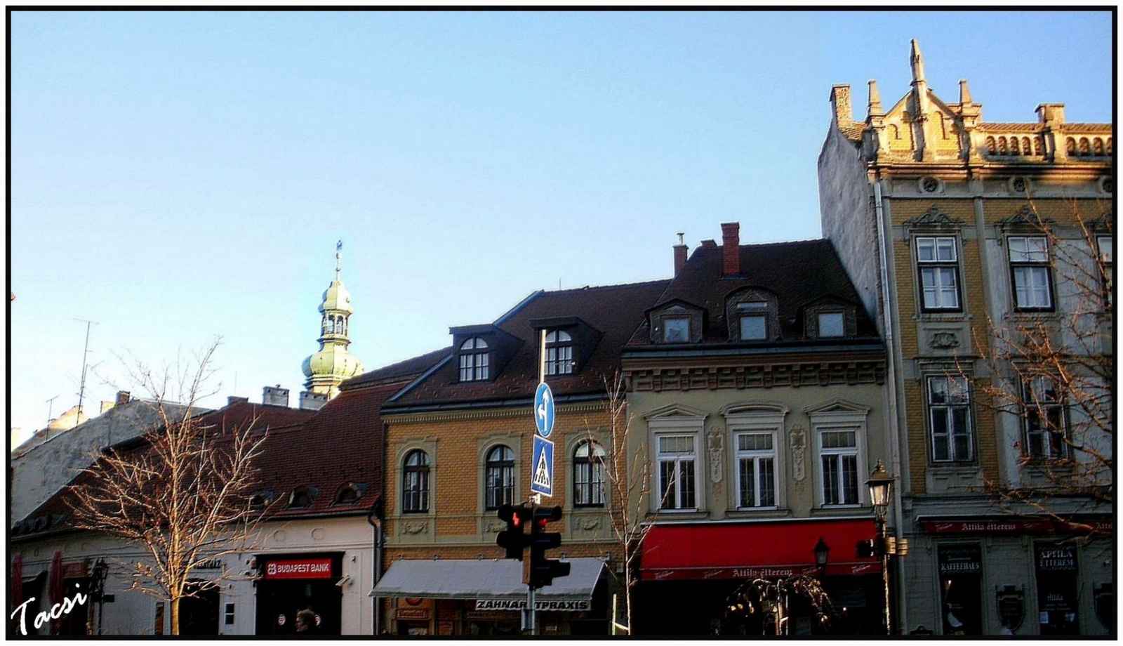 Sopron,  várfalra támaszkodó házsor