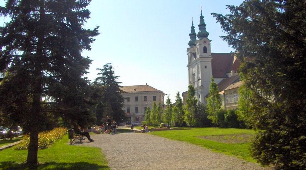 Széchenyi tér a Domonkos templommal