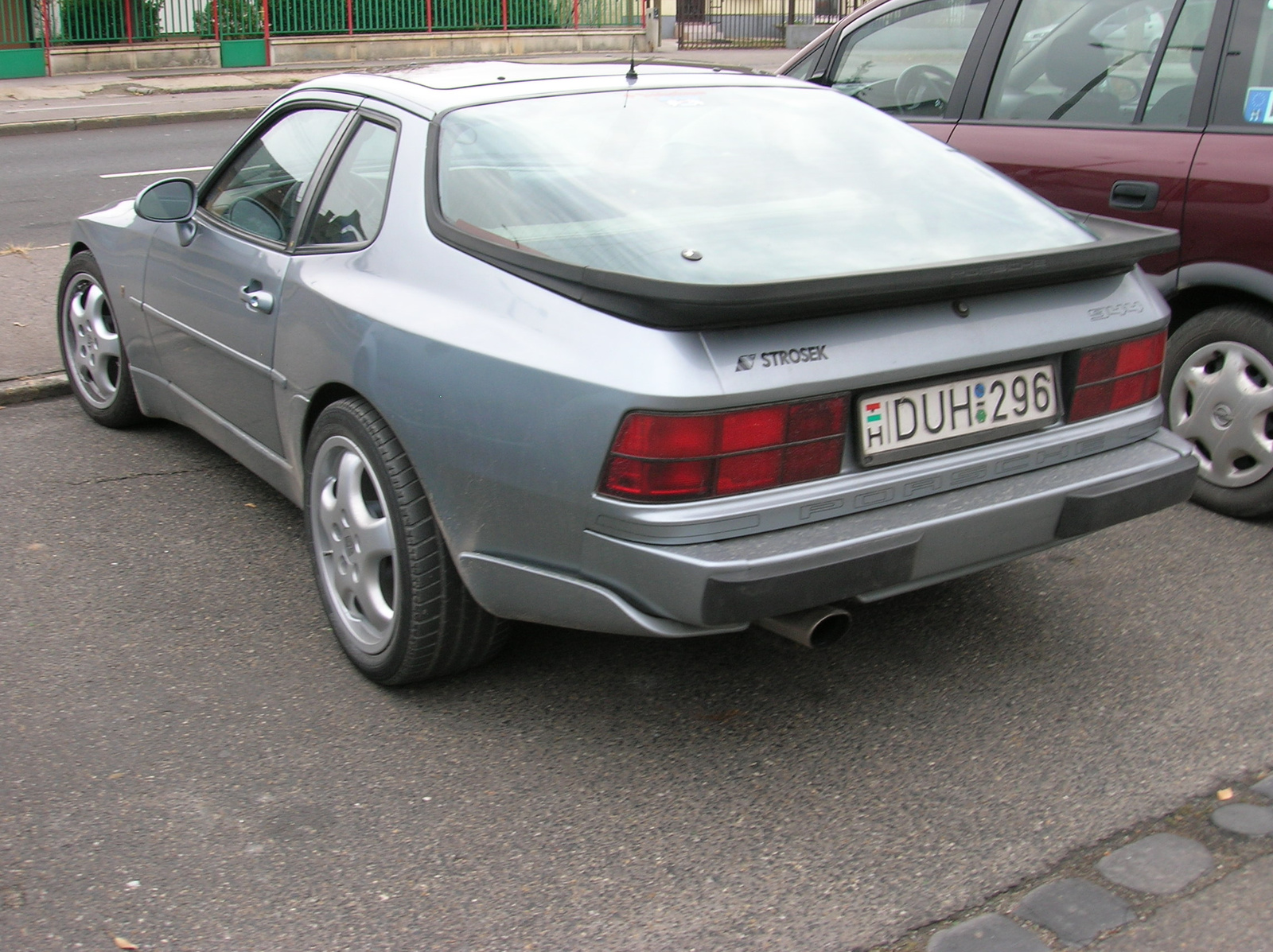 porsche 944