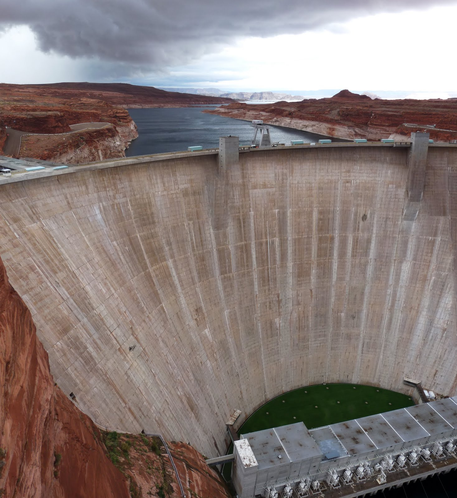 436Southwest Page - Glen Canyon Dam