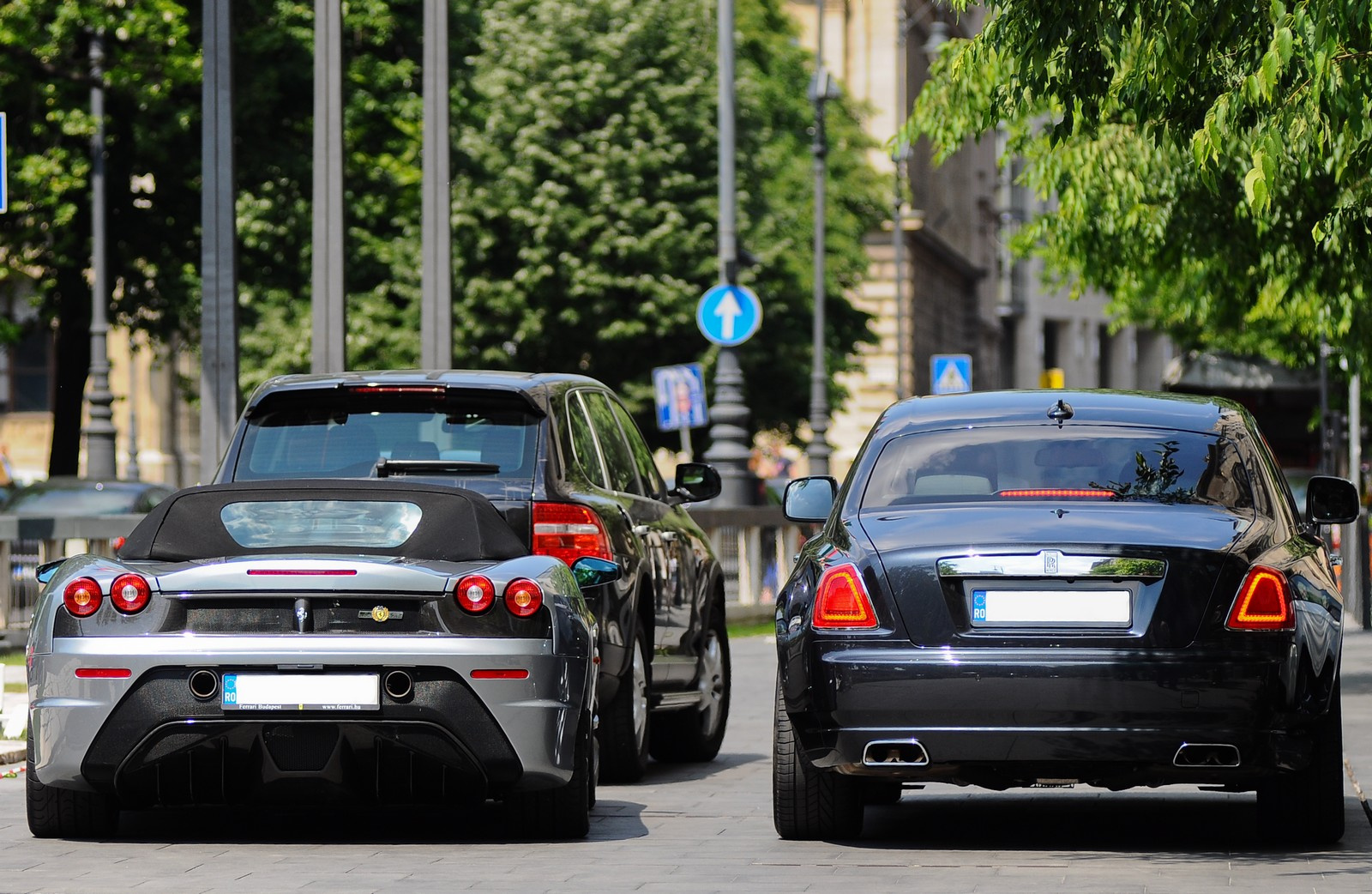 Ferrari Scuderia Spider 16M - Rolls Royce Ghost