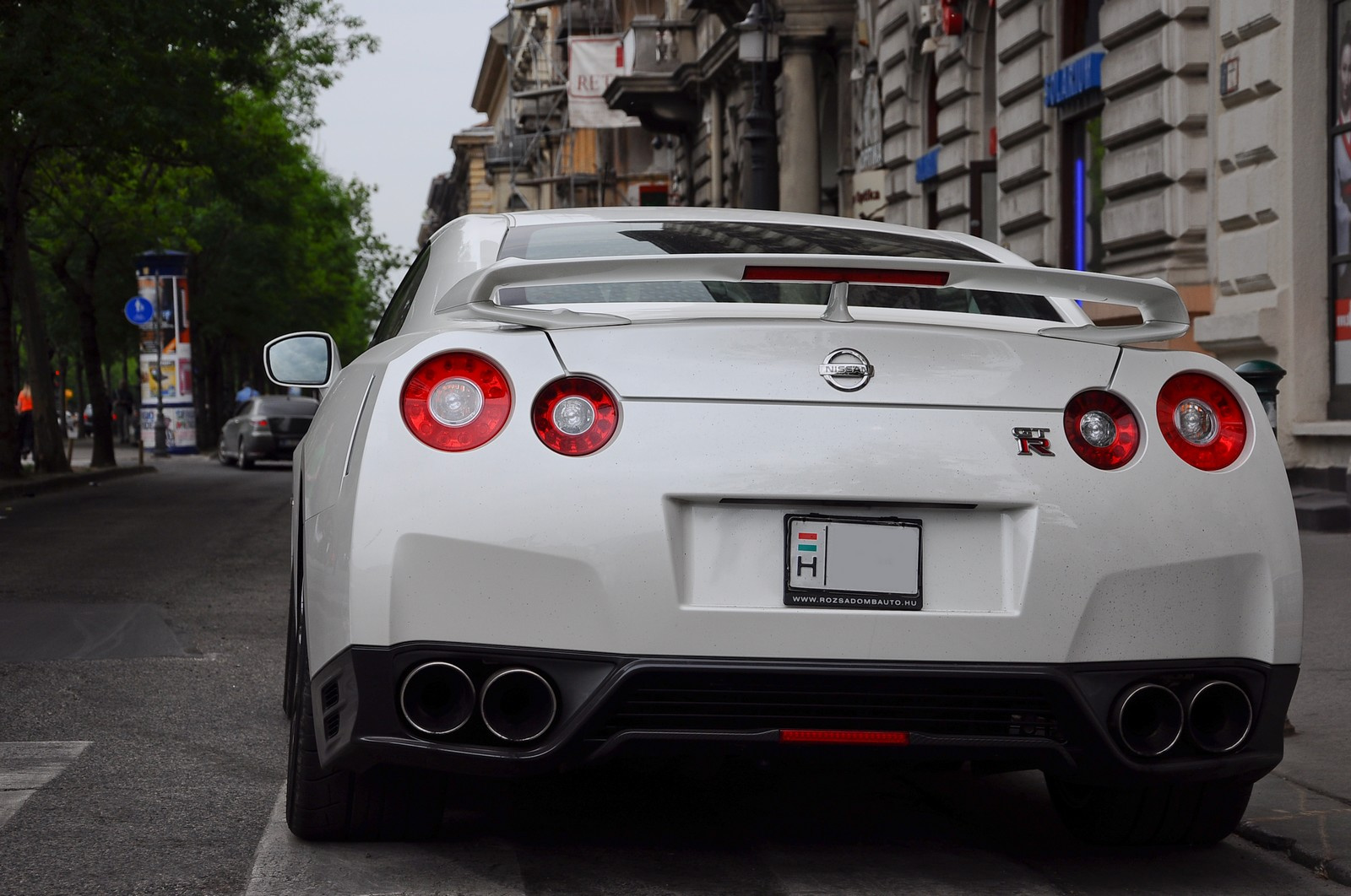 Nissan GT-R