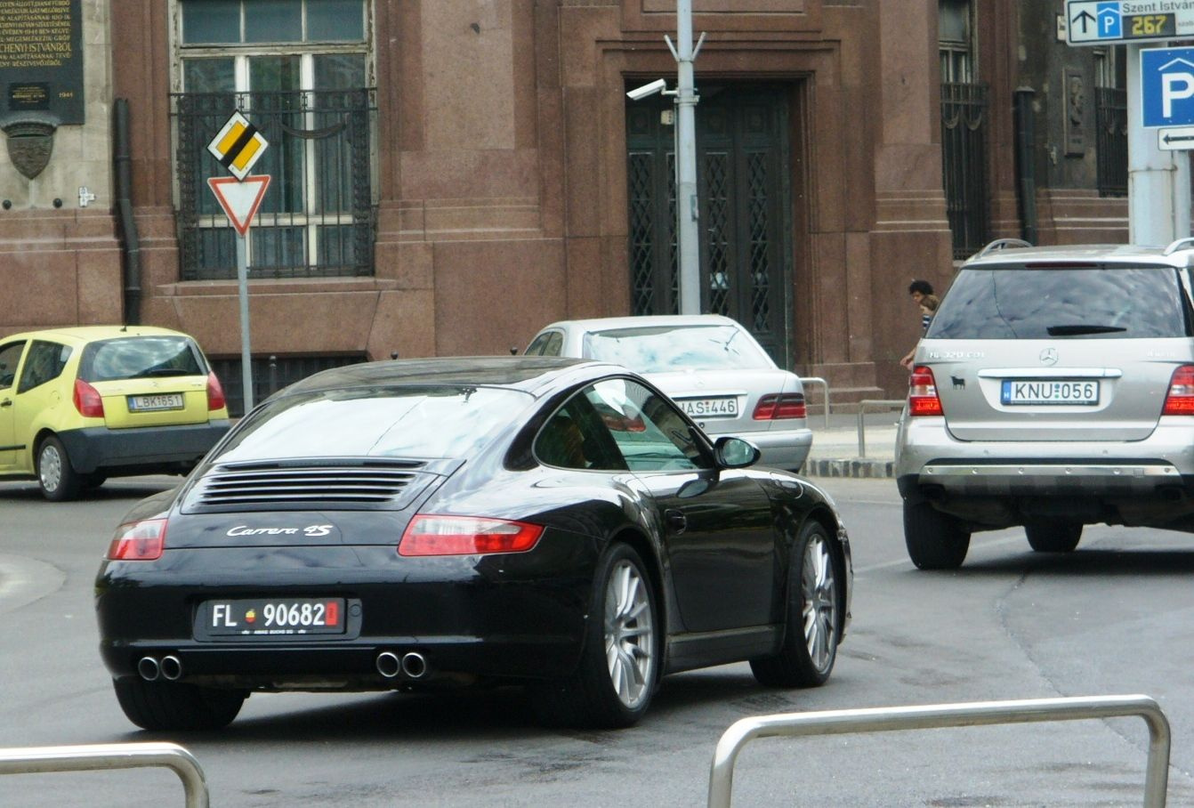 Porsche 911 Carrera 4S