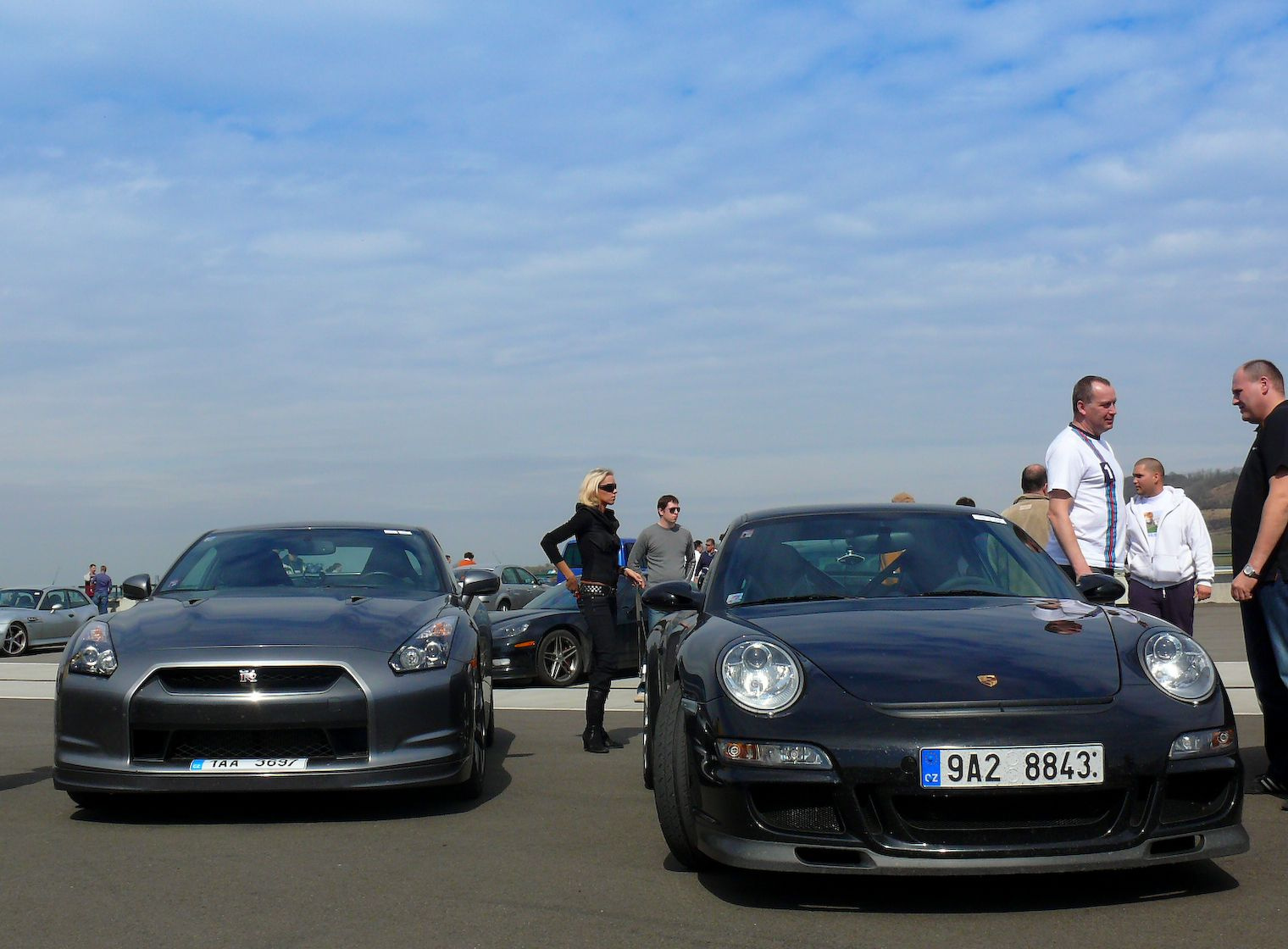 Nissan GT-R - Porsche 911 GT3 combo