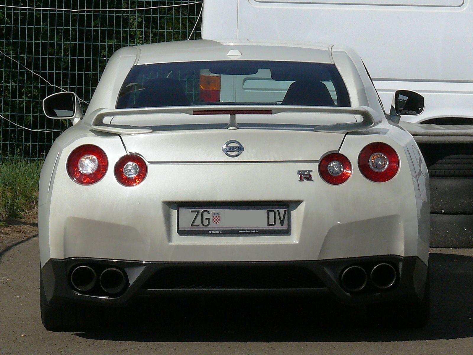 Nissan GT-R