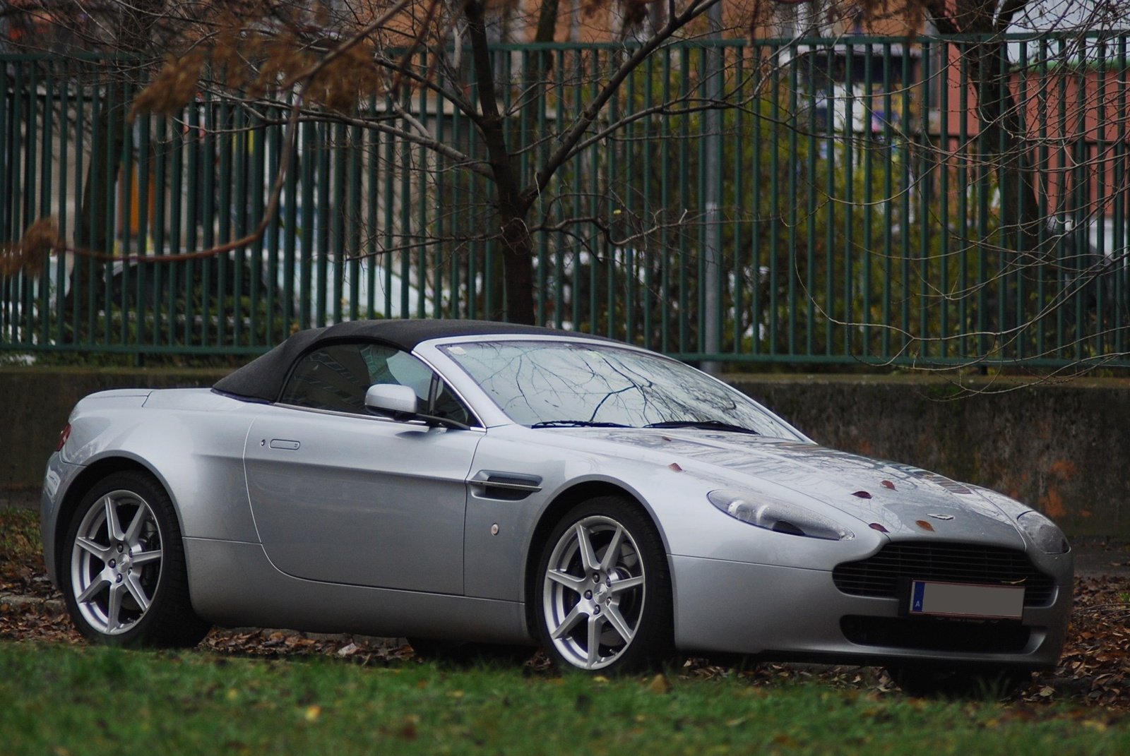 Aston Martin V8 Vantage Roadster