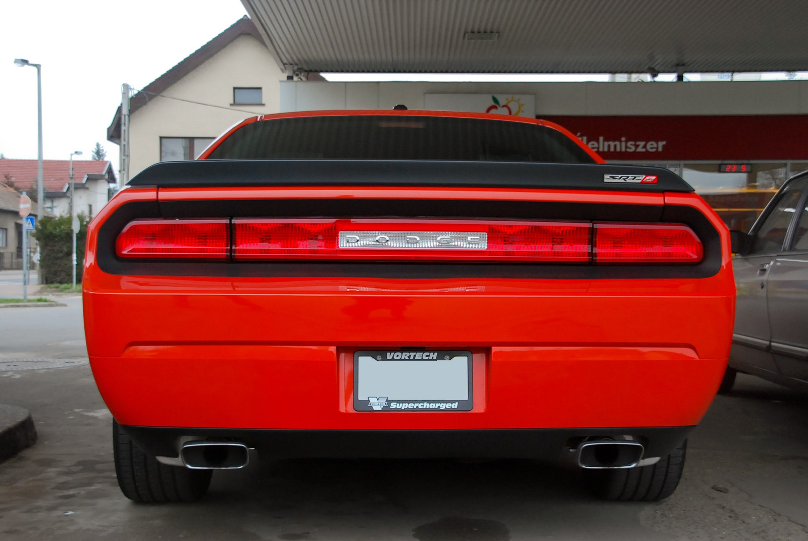 Dodge Challenger SRT-8