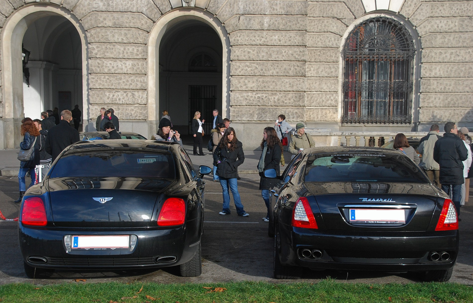 Bentley Continental Flying Spur - Maserati Quattroporte