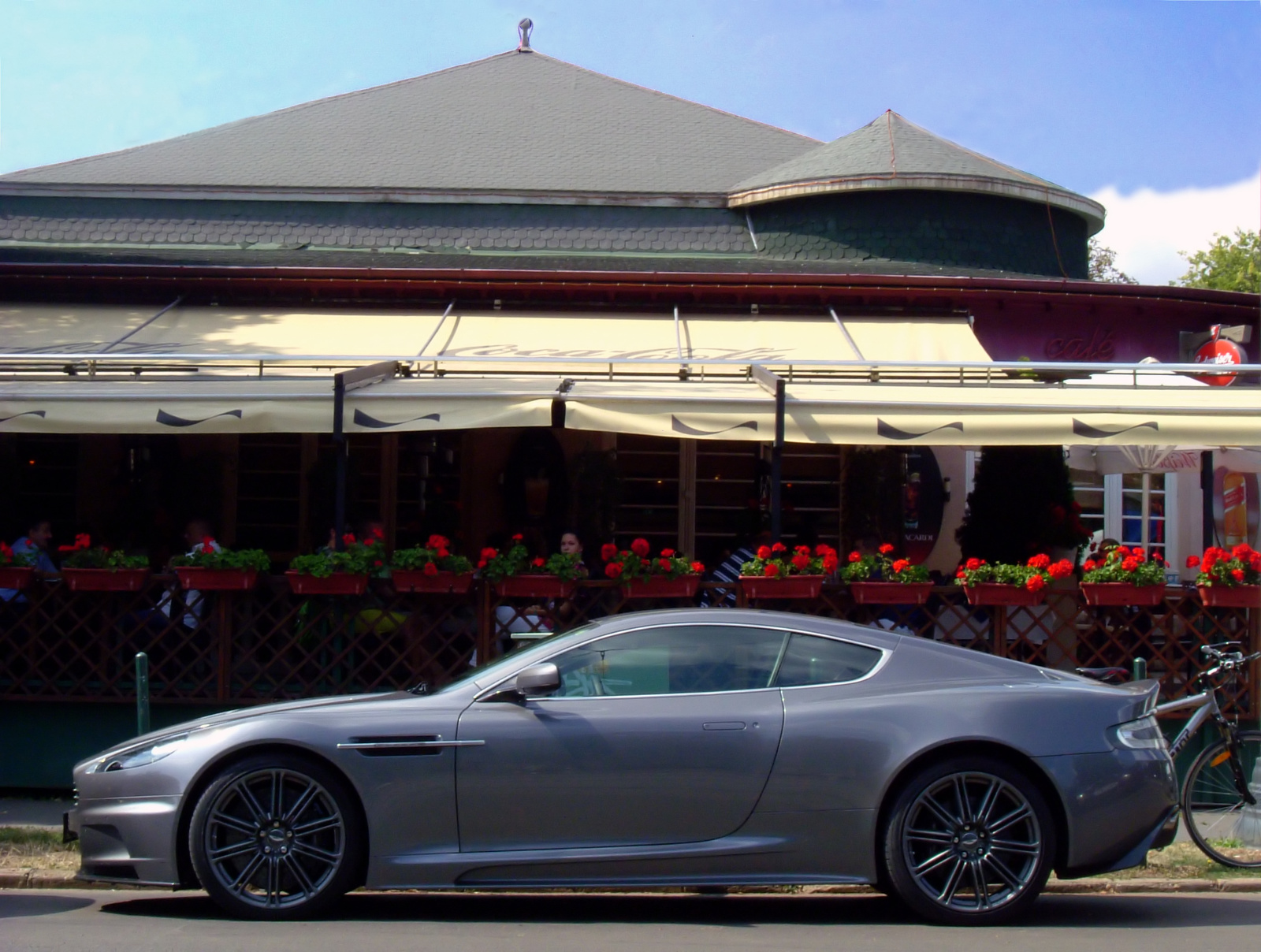 Aston Martin DBS